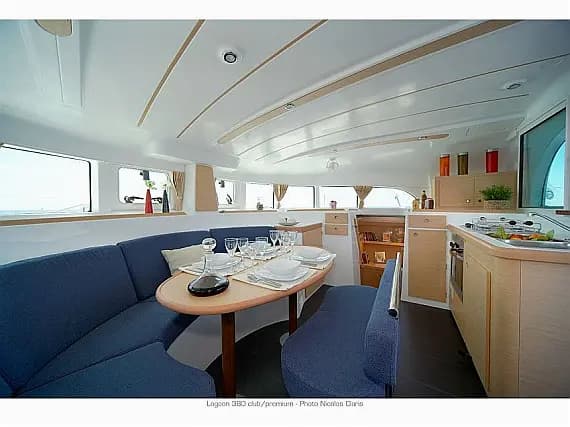 Lagoon 380 in Eden Island / Mahe, Victoria / Eden Island Marina - Photo 3