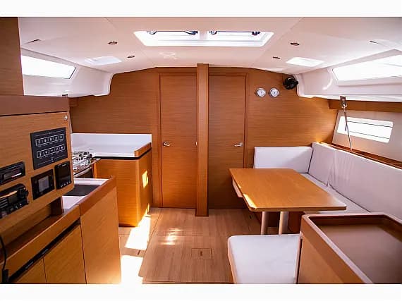 Sun Odyssey 490 in Corfu / Mpenitses / Marina Benitses - Photo 3