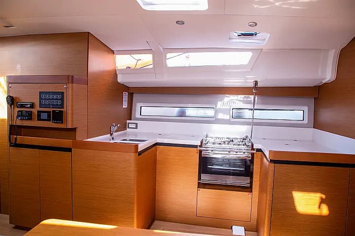 Sun Odyssey 490 in Corfu / Mpenitses / Marina Benitses - Photo 4