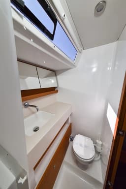 Dufour 470 in Zadar / Marina Zadar thumbnail 16