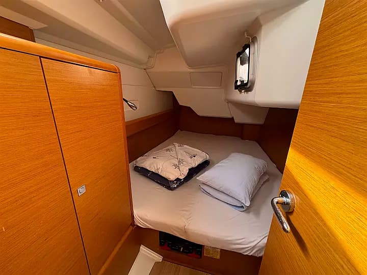 Sun Odyssey 389 in Sukošan / D-Marin Dalmacija Marina - Photo 5