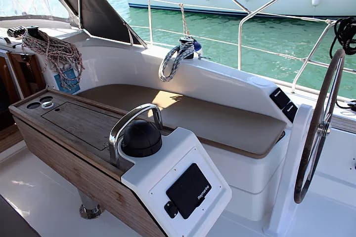 Bavaria 34 Cruiser in Lefkada / Port of Lefkas - Photo 5