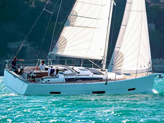 Dufour 390 Grand Large in Athens / Alimos Marina - Photo 1