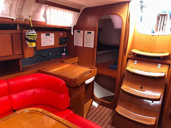 Dufour 365 Grand Large in Ibiza / Sant Antoni de Portmany Port - Photo 3