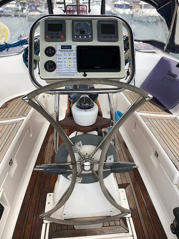 Dufour 365 Grand Large in Ibiza / Sant Antoni de Portmany Port - Photo 4