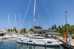Bavaria C42 in Zadar / Marina Zadar thumbnail 27