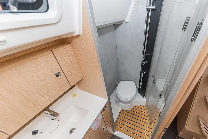 Bavaria C42 in Zadar / Marina Zadar - Photo 4
