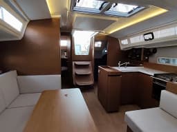 Sun Odyssey 410 in Sicily / Furnari / Marina Portorosa thumbnail 2