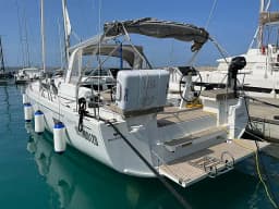 Oceanis 51.1 in Sicily / Capo d'Orlando Marina thumbnail 6