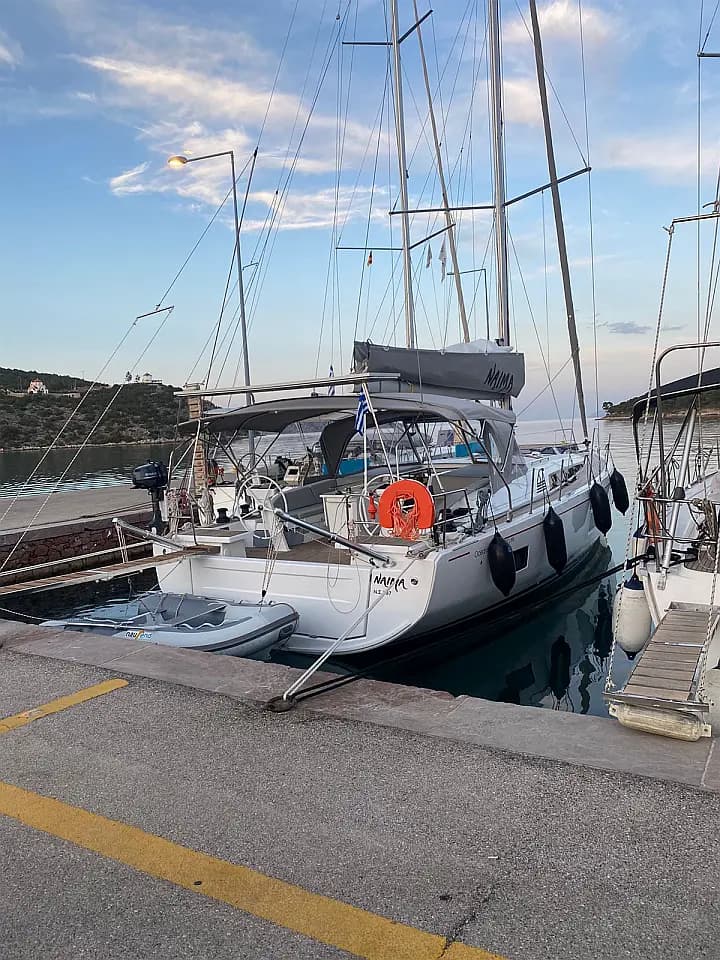 Oceanis 46.1 in Athens / Alimos Marina - Photo 4