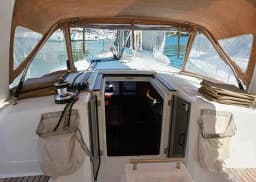 Oceanis 38.1 in Lefkada / Port of Lefkas thumbnail 8