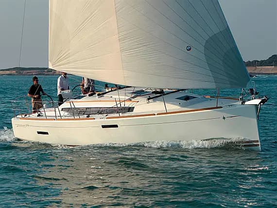 Sun Odyssey 379 in Athens / Alimos Marina - Photo 1