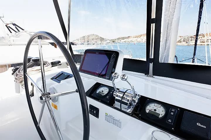 Lagoon 46 in Athens / Alimos Marina - Photo 5