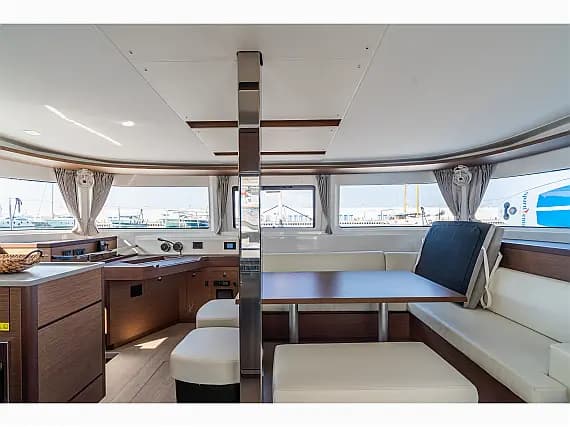 Lagoon 46 in Sicily / Capo d'Orlando Marina - Photo 4