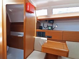Sun Odyssey 33i in Split / ACI Marina Split thumbnail 11