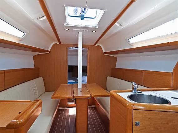 Sun Odyssey 33i in Split / ACI Marina Split - Photo 3