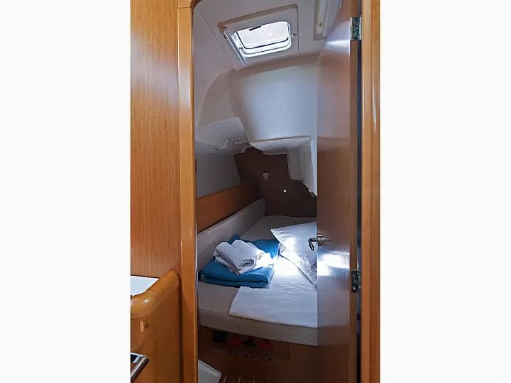 Sun Odyssey 33i in Split / ACI Marina Split - Photo 5