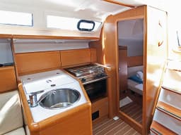 Sun Odyssey 33i in Split / ACI Marina Split thumbnail 9