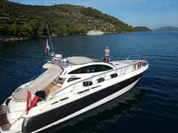 Motoryacht in Primošten / Marina Kremik thumbnail 3