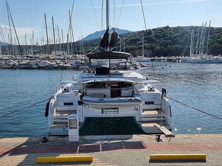 Lagoon 46 in Sardinia / Portisco / Cala dei Sardi - Photo 4