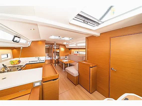 Sun Odyssey 440 in Volos / Port of Volos - Photo 3
