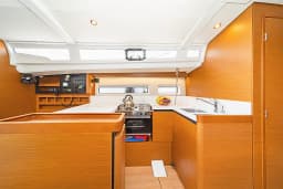 Sun Odyssey 440 in Volos / Port of Volos thumbnail 8