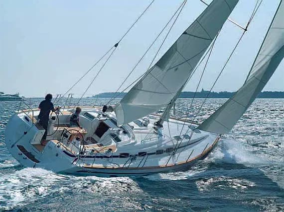 Bavaria Cruiser 46 in Primošten / Marina Kremik - image 1