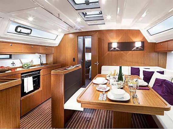 Bavaria Cruiser 46 in Primošten / Marina Kremik - Photo 3
