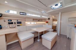 Oceanis 40.1 in Sardinia / Portisco / Cala dei Sardi thumbnail 10