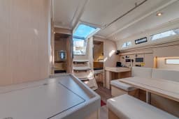 Oceanis 40.1 in Sardinia / Portisco / Cala dei Sardi thumbnail 12