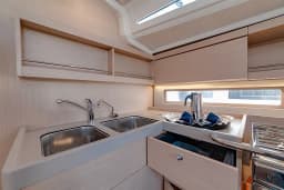Oceanis 40.1 in Sardinia / Portisco / Cala dei Sardi thumbnail 51