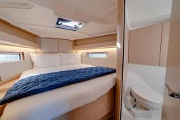 Oceanis 40.1 in Sardinia / Portisco / Cala dei Sardi thumbnail 7