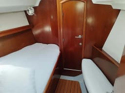 Oceanis 393 in Lefkada / Port of Lefkas thumbnail 10