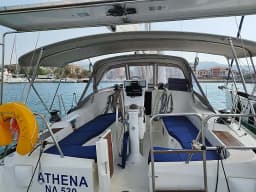 Oceanis 393 in Lefkada / Port of Lefkas thumbnail 3