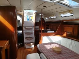 Oceanis 393 in Lefkada / Port of Lefkas thumbnail 5
