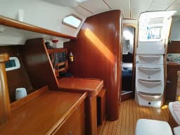 Oceanis 393 in Lefkada / Port of Lefkas thumbnail 6