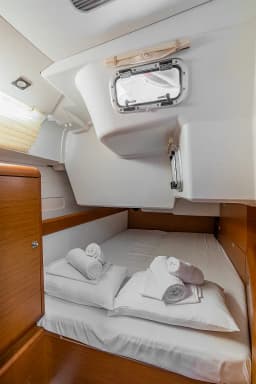 Sun Odyssey 519 in Athens / Alimos Marina thumbnail 18