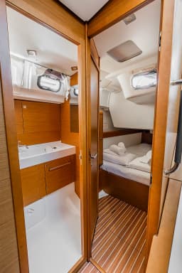 Sun Odyssey 519 in Athens / Alimos Marina thumbnail 28