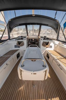 Sun Odyssey 519 in Athens / Alimos Marina thumbnail 5