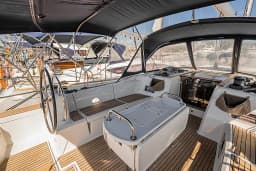 Sun Odyssey 519 in Athens / Alimos Marina thumbnail 6