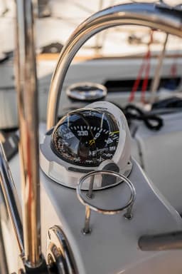 Sun Odyssey 519 in Athens / Alimos Marina thumbnail 8