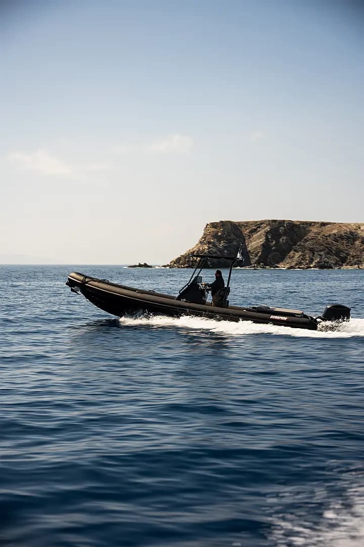 Scorpion 810 in Mykonos / Ornos bay - Photo 4