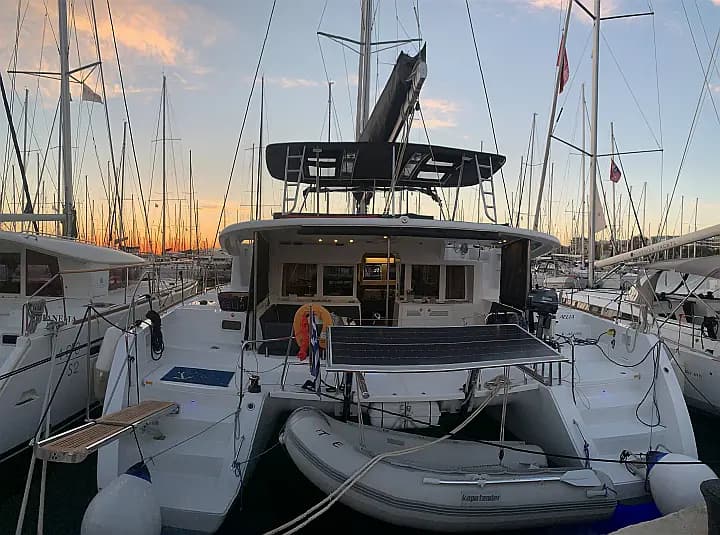 Lagoon 450 Fly in Athens / Alimos Marina - Photo 1