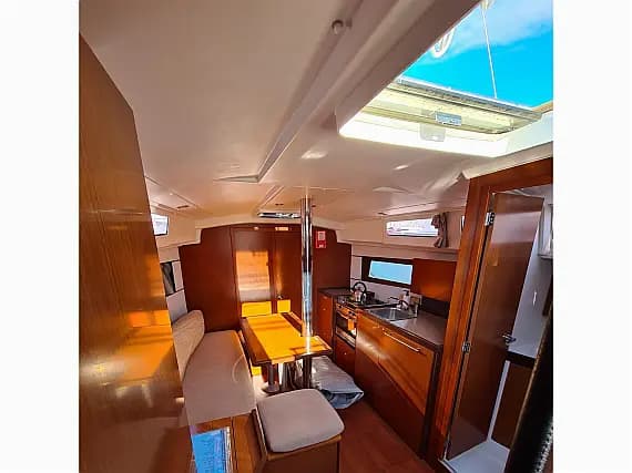 Oceanis 35.1 in Split / ACI Marina Split - Photo 3