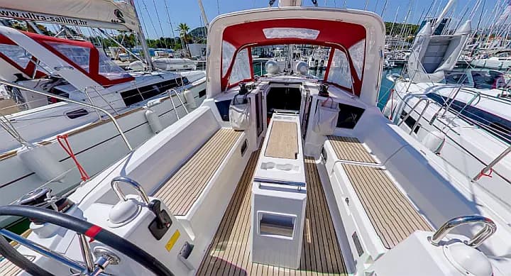 Oceanis 35.1 in Split / ACI Marina Split - Photo 5