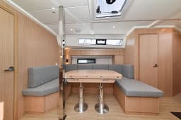 Bavaria C42 in Zadar / Marina Zadar thumbnail 40