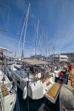 Bavaria C42 in Zadar / Marina Zadar thumbnail 45