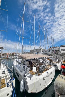 Bavaria C42 in Zadar / Marina Zadar thumbnail 8