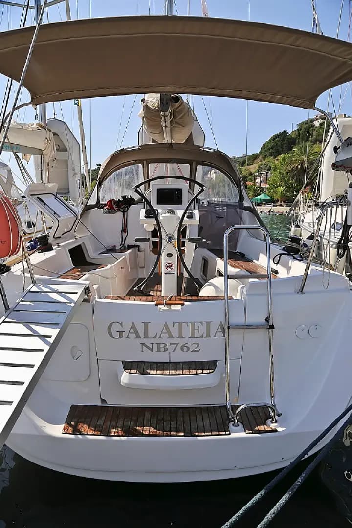 Sun Odyssey 33i in Skopelos / Loutraki Harbour - Photo 5