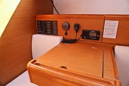 Sun Odyssey 33i in Skopelos / Loutraki Harbour thumbnail 8